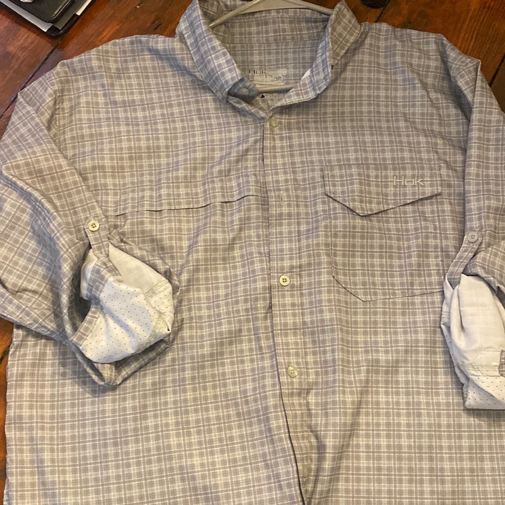 HUK shirt size large